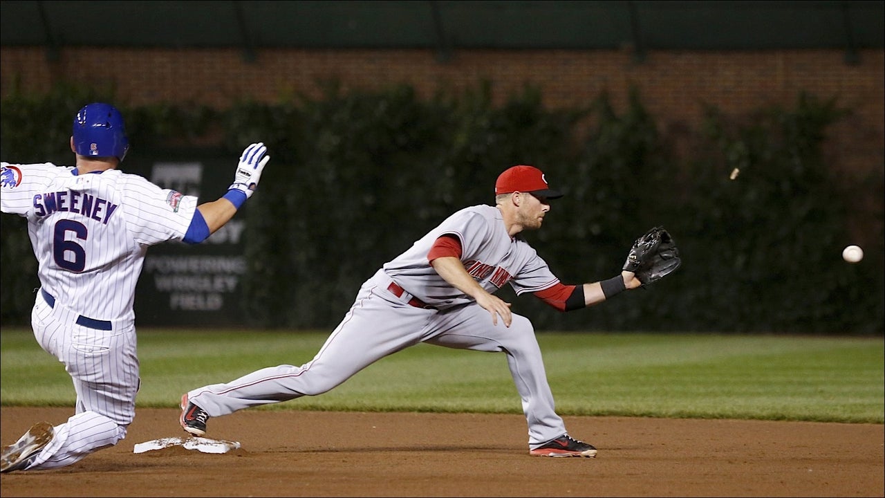 Zack Cozart seeks the gold, as in glove